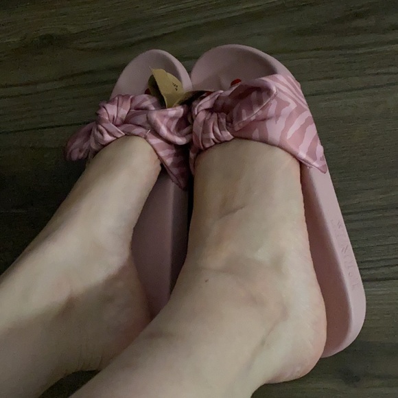 Pink cute slides - Picture 3 of 6